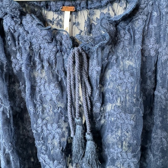 Free People Navy Embroidered Jubilee Floral Lace Peasant Top stretch siz… - Picture 6 of 11